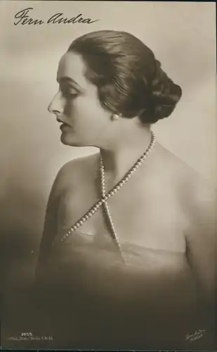 Ak Schauspielerin Fern Andra, Portrait, Perlenkette