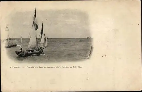 Ak Le Tréport Seine Maritime, Hafeneinfahrt, Segelboot, Leuchtturm