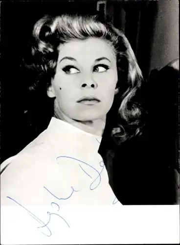 Foto Ak Schauspieler Daphne Dayle, Portrait, Autogramm