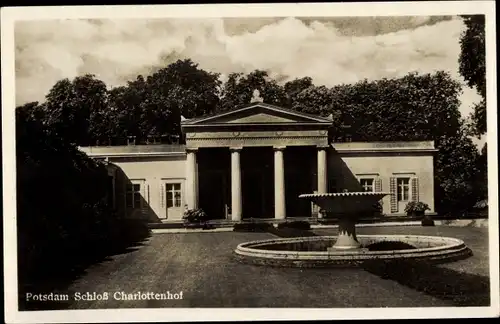 Ak Potsdam, Schloss Charlottenhof, Brunnen