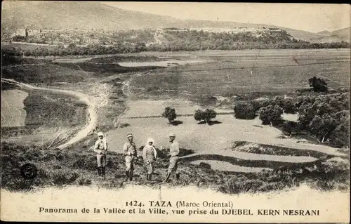 Ak Taza Marokko, Panorama des Tals und der Stadt