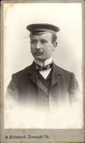 Studentika CDV Arnstadt in Thüringen, Student mit Mensurnarbe, Portrait