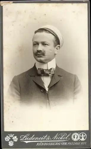 Studentika CdV Jena in Thüringen, Student mit Mensurnarben, Portrait