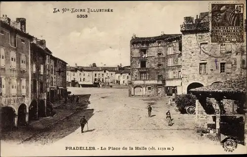 Ak Pradelles Haute Loire, La Place de la Halle