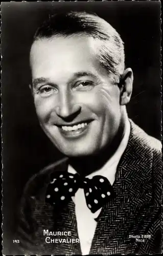 Ak Schauspieler Maurice Chevalier, Portrait, Fliege