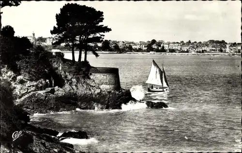 Ak Dinard Ille et Vilaine, Totalansicht, Segelboot