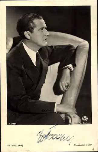 Ak Schauspieler Hans Söhnker, Portrait im Profil, Sessel, Autogramm