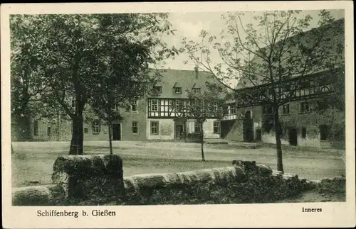 Ak Gießen an der Lahn, Kloster Schiffenberg, Inneres, Hof