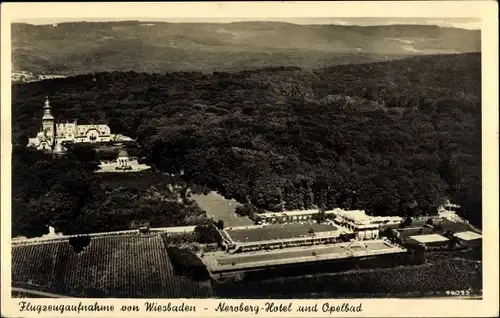 Ak Wiesbaden in Hessen, Neroberg, Hotel, Opelbad, Fliegeraufnahme