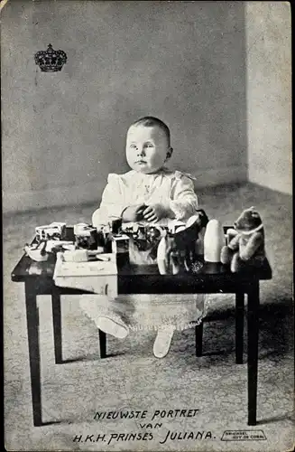 Ak Juliana der Niederlande, Kleinkind, Tisch voller Spielzeug