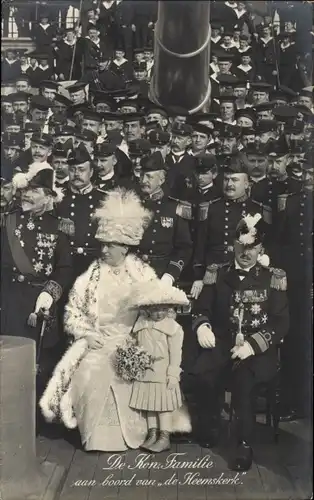 Ak Königin Wilhelmina, Prinzessin Juliana, Heinrich zu Mecklenburg, Kriegsschiff van Heemskerk