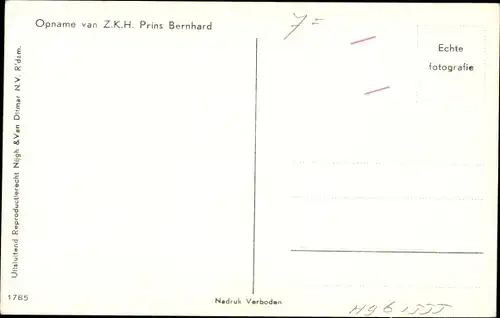 Ak Prinzessin Juliana der Niederlande mit Prinzessin Beatrix, Wiege