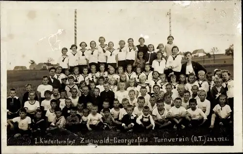 Ak Zinnwald Georgenfeld Altenberg im Erzgebirge, 1. Kinderturnfest, Gruppenbild, Turnverein 1926