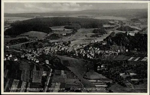 Ak Westerburg im Westerwald, Fliegeraufnahme vom Ort