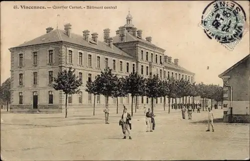 Ak Vincennes Val de Marne, Quartier Carnot, Batiment central, Platz, Allee