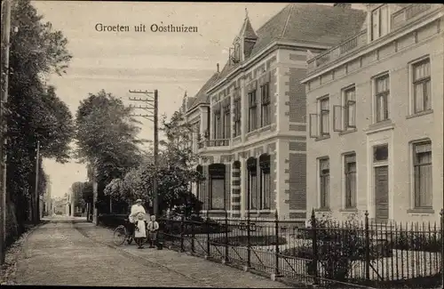 Ak Oosthuizen Nordholland Niederlande, Straßenpartie, Villa