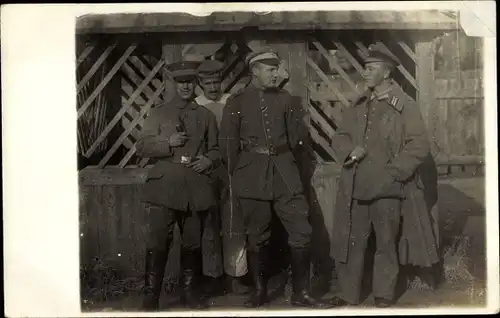 Foto Ak Toruń Thorn Westpreußen, Deutsche Soldaten in Uniformen, Baracken-Lazarett, I WK