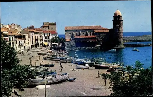 Ak Collioure Pyrénées-Orientales, Au Soleil de Roussillon, Glockenturm, Fischerstrand