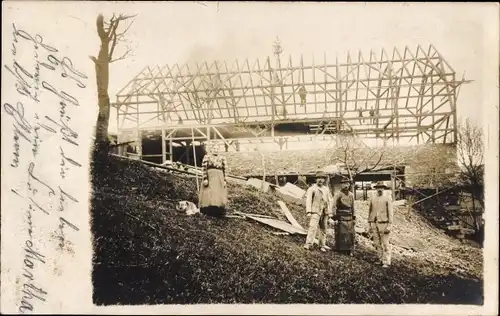 Foto Ak Dittersdorf Glashütte im Osterzgebirge, Scheunenbau