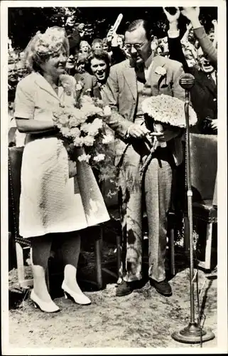 Ak Baarn Utrecht Niederlande, Juliana der Niederlande, Prinz Bernhard der Niederlande, 1946