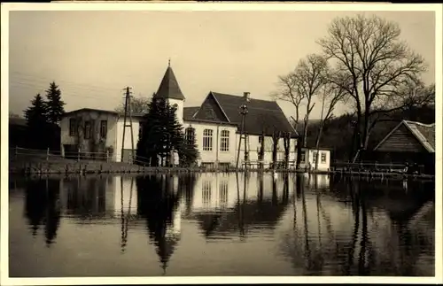 Ak Schnörrenbach Kierspe Sauerland, Fremdenheim, Blick vom Wasser aus