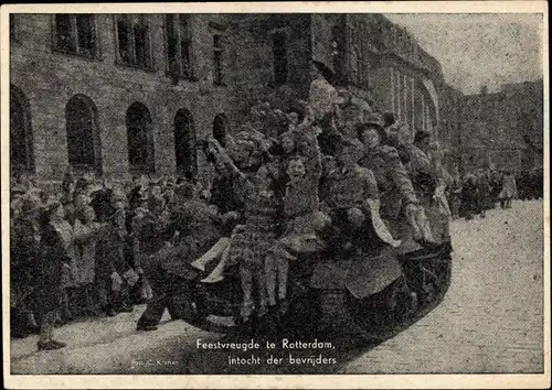 Ak Rotterdam, Befreiung der Niederlande 1945, Einzug der Befreiungstruppen