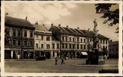 Ak Hodonín Göding Südmähren, Platz, Säule, Geschäfte