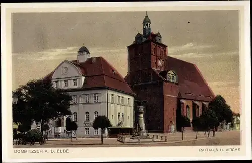 Ak Dommitzsch an der Elbe Sachsen, Rathaus und Kirche