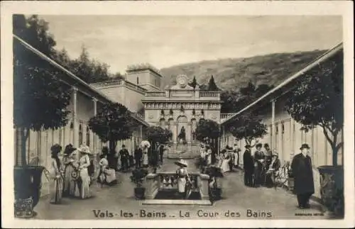 Ak Vals les Bains Ardeche, La Cour des Bains