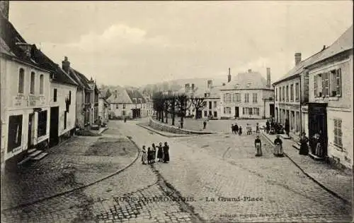 Ak Mons en Laonnois Aisne, La Grande Place