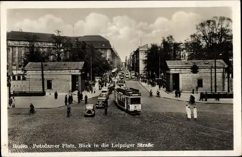 Ak Berlin, Potsdamer Platz, Blick in die Leipziger Straße, Straßenbahn