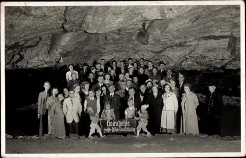 Foto Ak Uftrungen im Harz, Höhle Heimkehle, Besuchergruppe