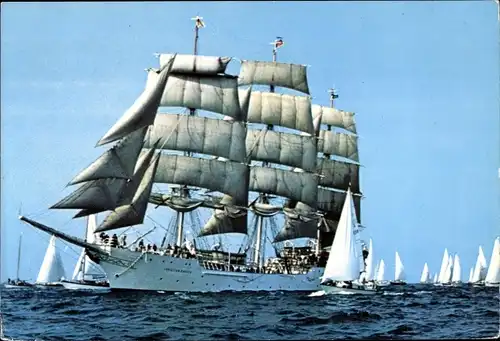 Ak Windjammer auf der Ostsee, Dreimaster, Segelboote, Regatta