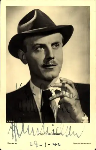 Ak Schauspieler Hans Nielsen, Ross 3258/1, Portrait, Hut, Zigarette, Autogramm