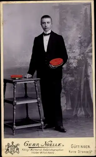 Studentika CDV Göttingen in Niedersachsen, Student, Standportrait