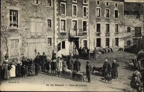 Ak Le Vernet La Varenne Puy de Dôme, Place du Lacaro