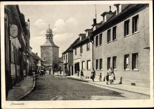 Ak Sömmerda in Thüringen, Straßenpartie, Passanten, Turm