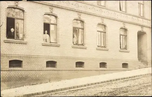 Foto Ak Lutherstadt Eisleben, Wohnhaus, Leuschnerstraße