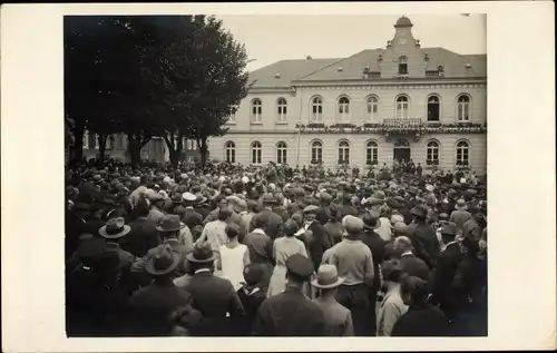 Foto Ak Ronsdorf Wuppertal in Nordrhein Westfalen, Menschengruppe 1929