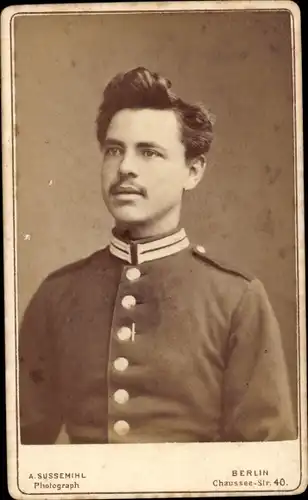 CdV Berlin, Deutscher Soldat in Uniform, Portrait