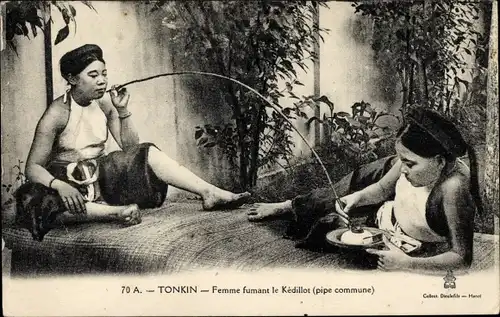 Ak Tonkin Vietnam, Frau raucht Kedillot, gewöhnliche Pfeife