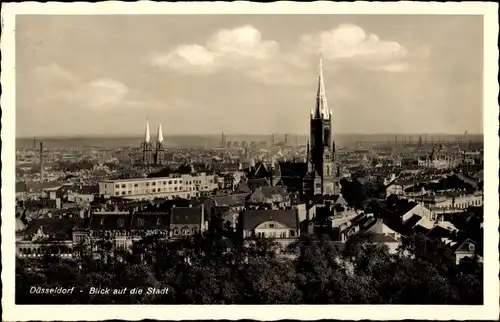 Ak Düsseldorf am Rhein, Totalansicht, Kirche