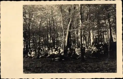 Foto Ak Ratingen Nordrhein Westfalen, Schloss Landsberg, Gruppenfoto