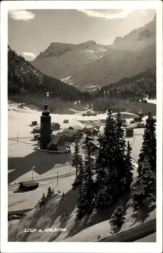 Ak Lech am Arlberg Vorarlberg, Gesamtansicht im Winter