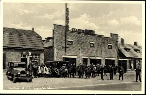 Ak Wernhout Nordbrabant Niederlande, K. V. W. Sigarenfabrieken, Zigarrenfabrik, Auto, Tankstelle