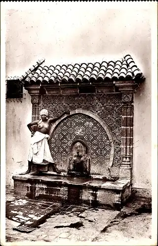 Ak Barbusige Afrikanerin, Wasserquelle