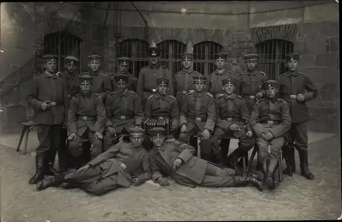 Foto Ak Leisnig in Sachsen, Soldaten in Uniform