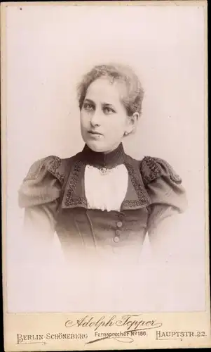 CdV Berlin Schöneberg, Portrait einer Frau