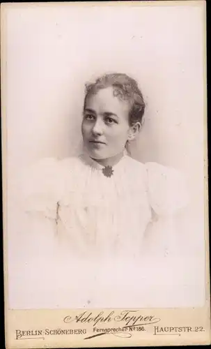CdV Berlin Schöneberg, Portrait einer Frau