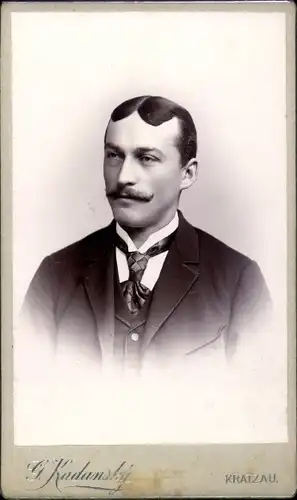 CdV Chrastava Kratzau Reg. Reichenberg, Portrait von einem Mann im Anzug